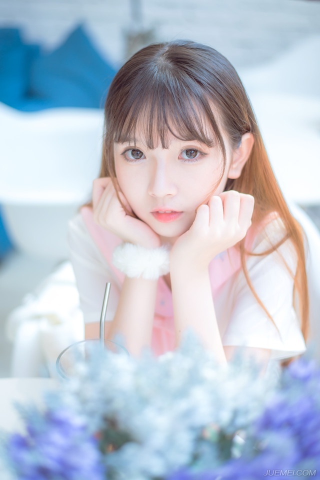 “错。”法正摇了摇头，有些怜悯的看向刘璋：“到现在还没明白吗？他只是一个诱因，若非军中将士早已对你不满，就算真有此事，又怎会十万大军皆叛？这一切，皆因你无能而起。”